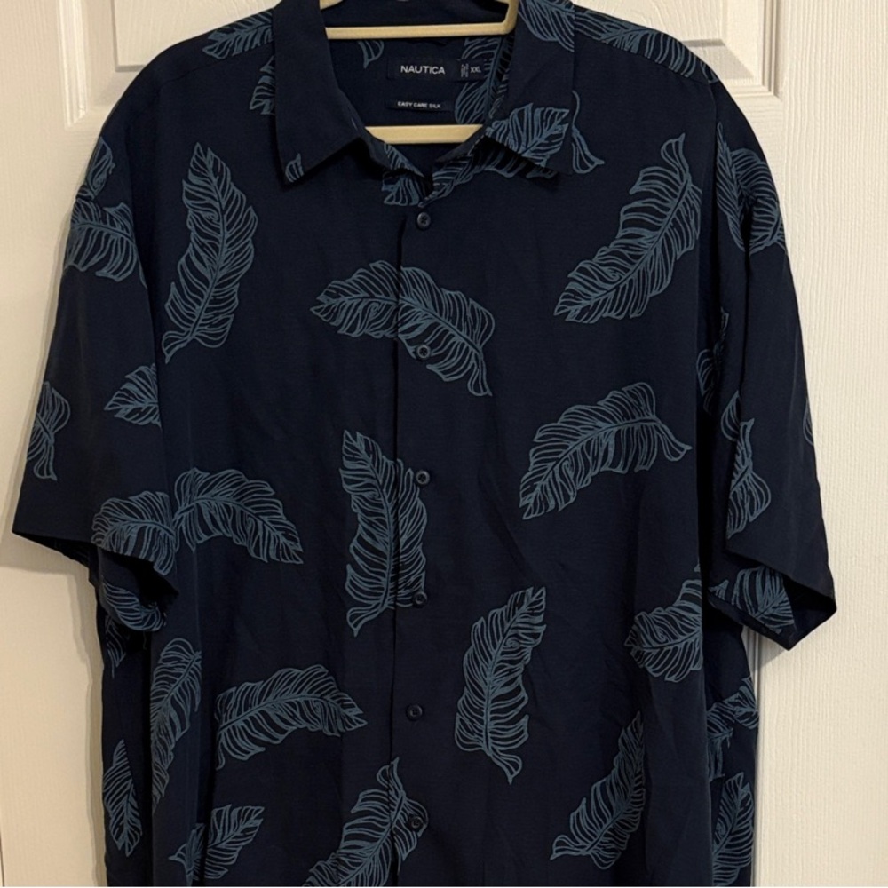 Nautica Men's Dark Blue 100% Silk Easy Care Hawaiian Print Feather Pattern Shirt